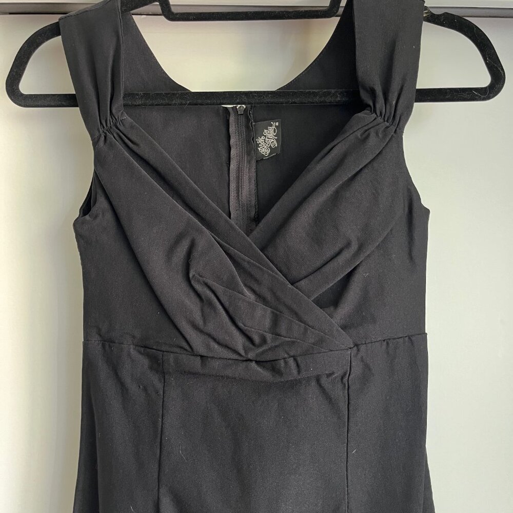 Black V-Neck Stretch Cocktail Dress